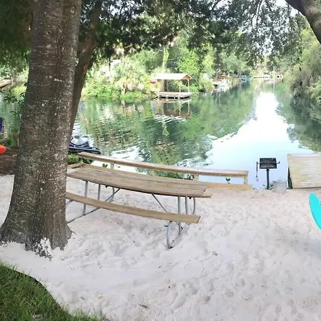 The Chuby Mermaid - Weeki Wachee River Access Waterfront With Paddlecraft